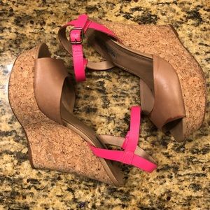 Steve Madden Nude & Pink Wedges